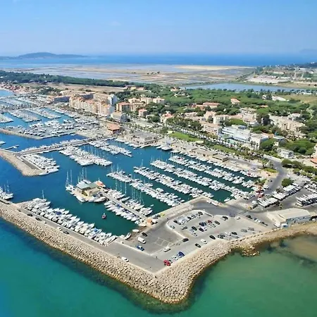 2 Pieces Avec Balcon, Clim Et Parking Au Port De Apartament Hyères
