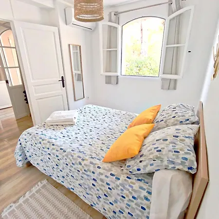 2 Pieces Avec Balcon, Clim Et Parking Au Port De Apartament Hyères