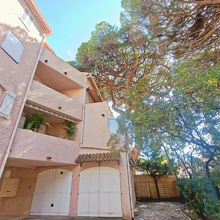 Apartament 2 Pieces Avec Balcon, Clim Et Parking Au Port De Hyères